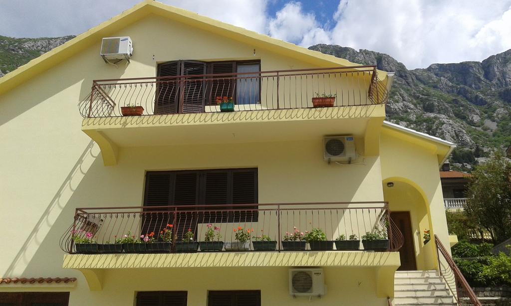 Apartment Adela Kotor Exteriör bild