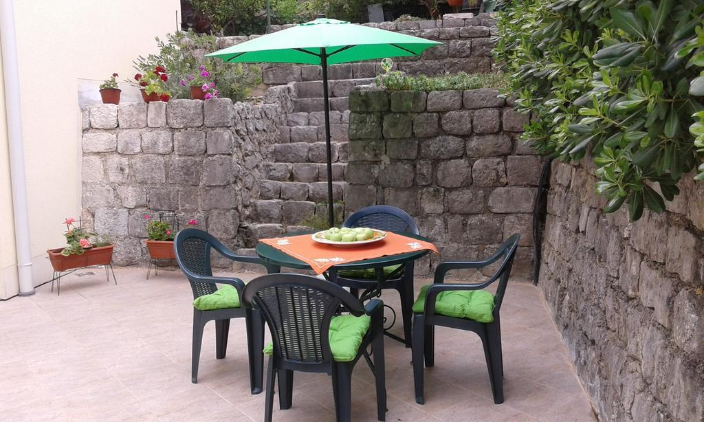 Apartment Adela Kotor Exteriör bild
